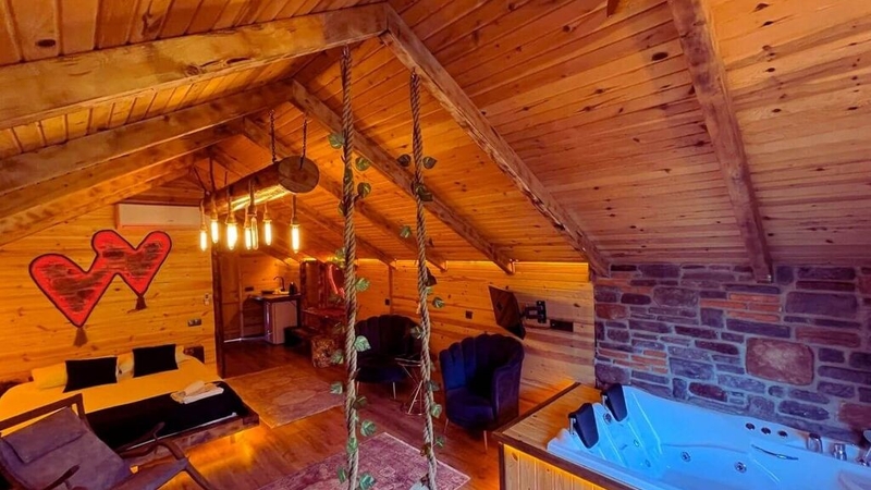 101 Doğa Manzaralı  Jakuzili Kuzineli Eşsiz Balayı Bungalovu
