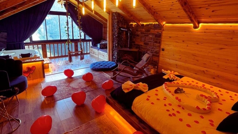 101 Doğa Manzaralı  Jakuzili Kuzineli Eşsiz Balayı Bungalovu