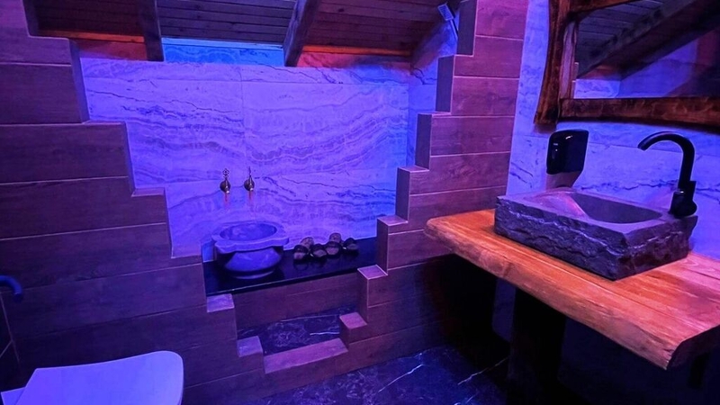 101 Doğa Manzaralı  Jakuzili Kuzineli Eşsiz Balayı Bungalovu