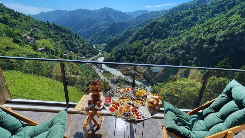 102 Vadi Manzaralı Jakuzili Kuzineli Balkonlu Bungalov