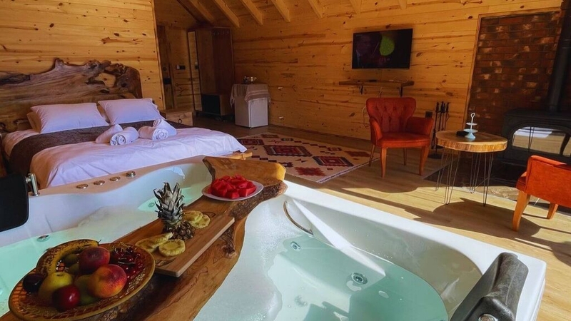 102 Vadi Manzaralı Jakuzili Kuzineli Balkonlu Bungalov