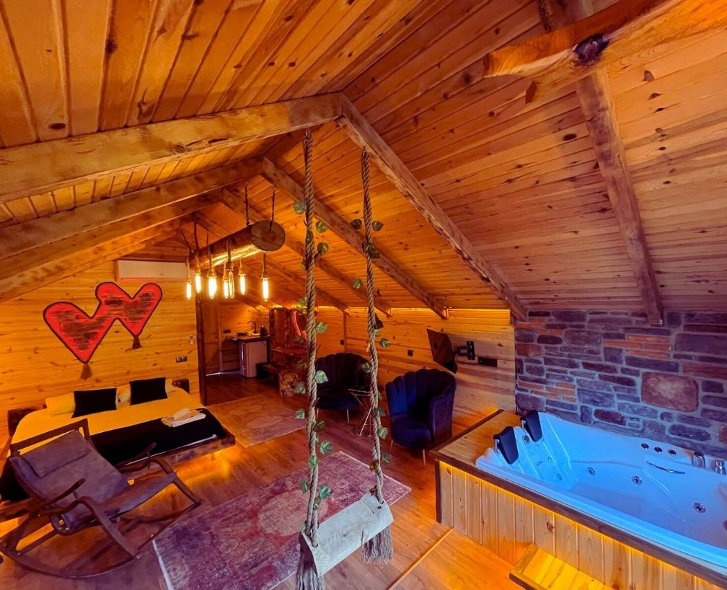 101 Doğa Manzaralı  Jakuzili Kuzineli Eşsiz Balayı Bungalovu